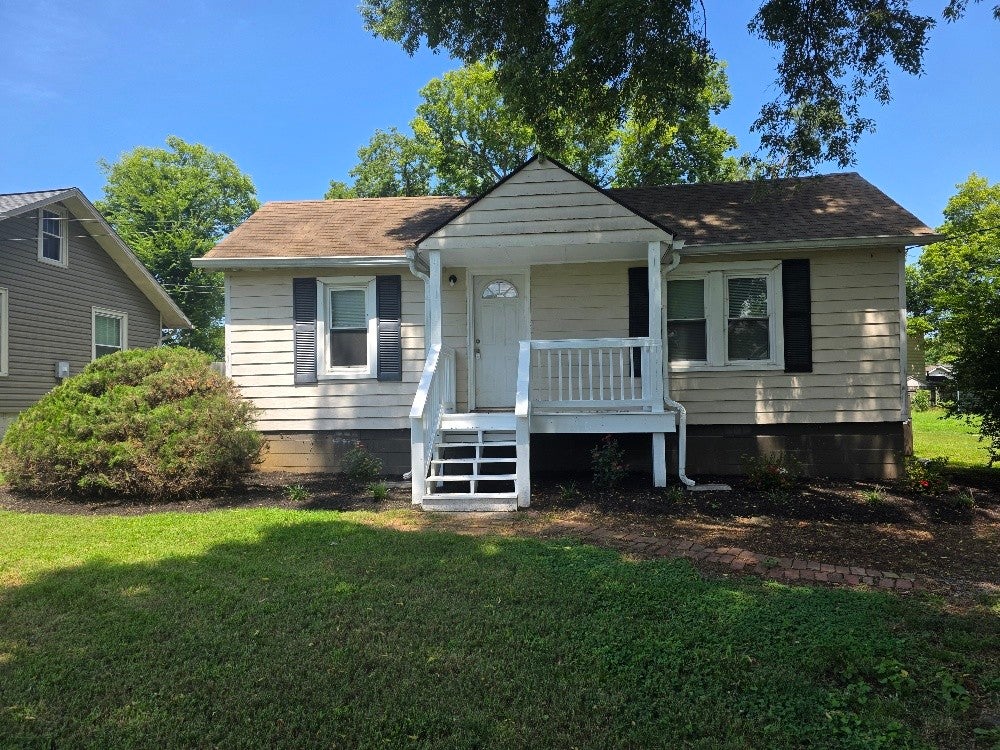 3.0-bed rental at 657 James Ave