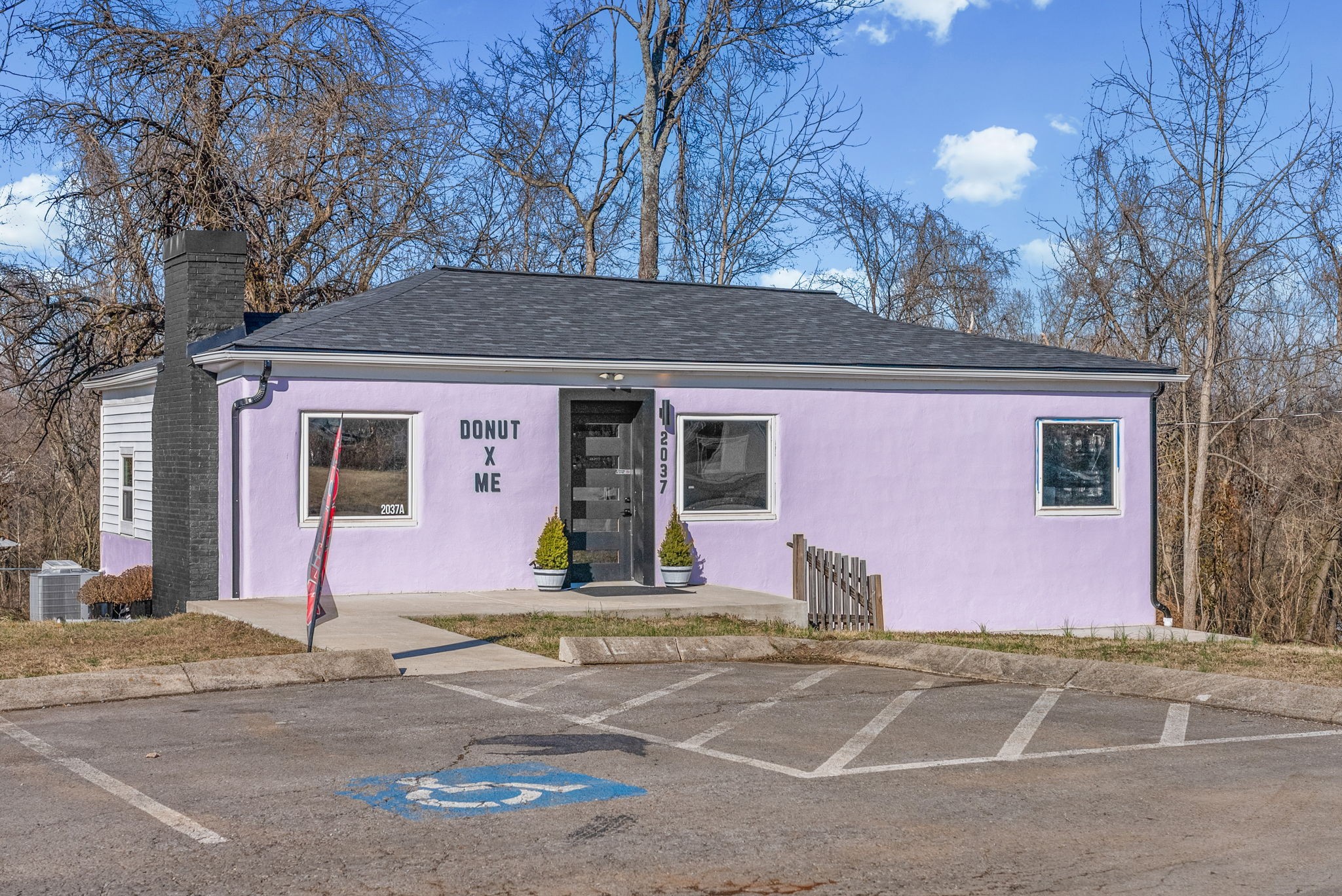 2037 Fort Campbell Blvd