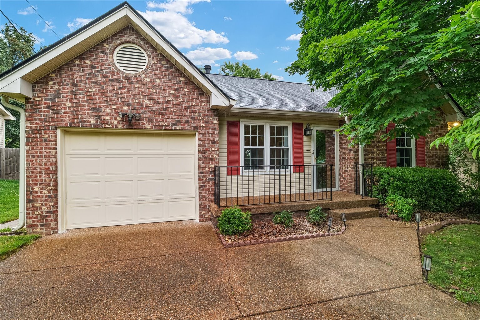 913 Fallview Trl