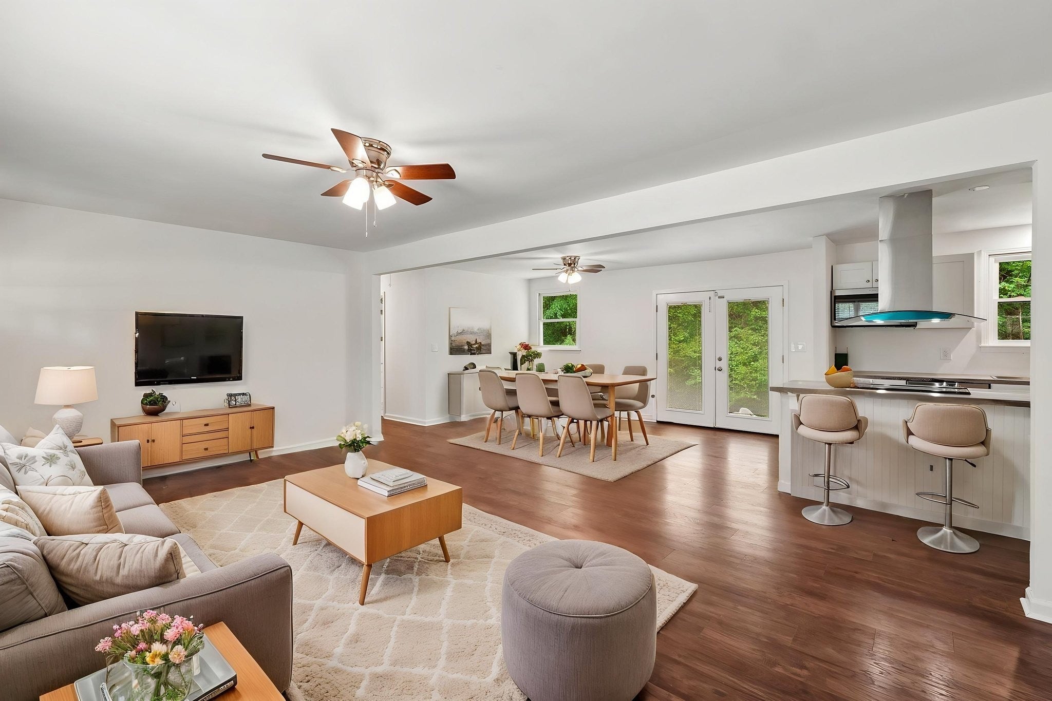 744 Scoutview Rd - Photo 3