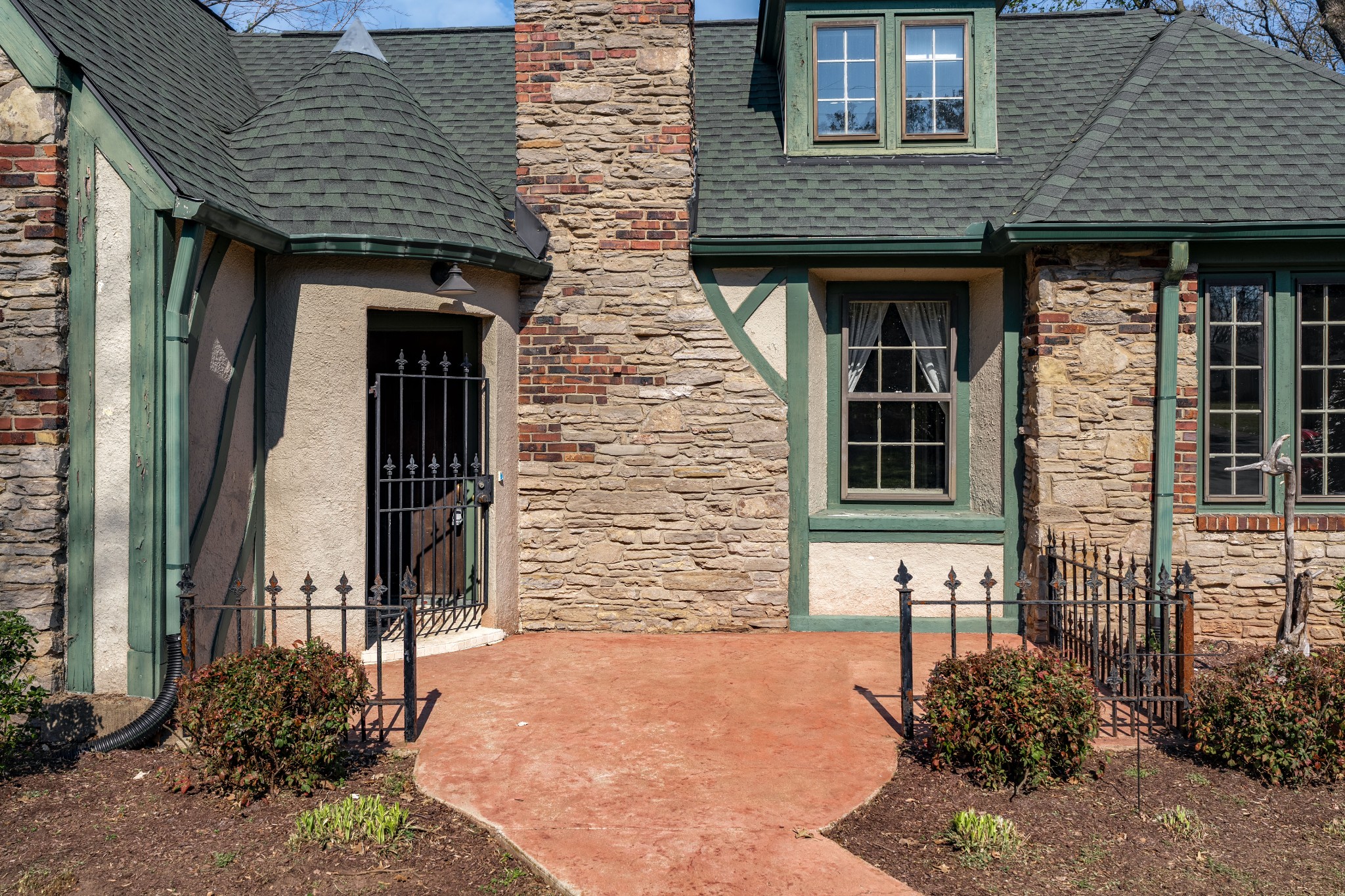 112 Spring Valley Rd