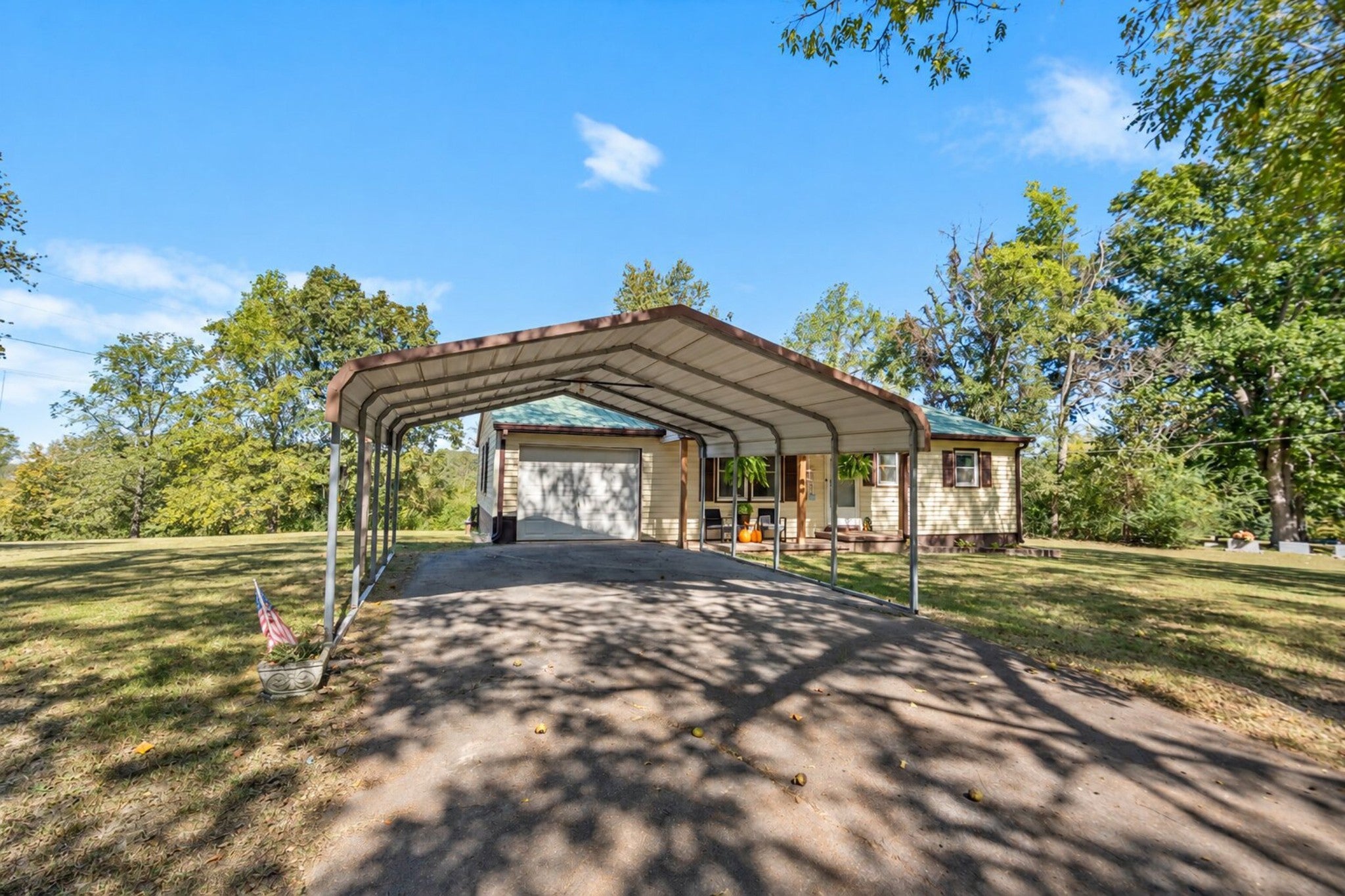 3125 Green Hill Dr