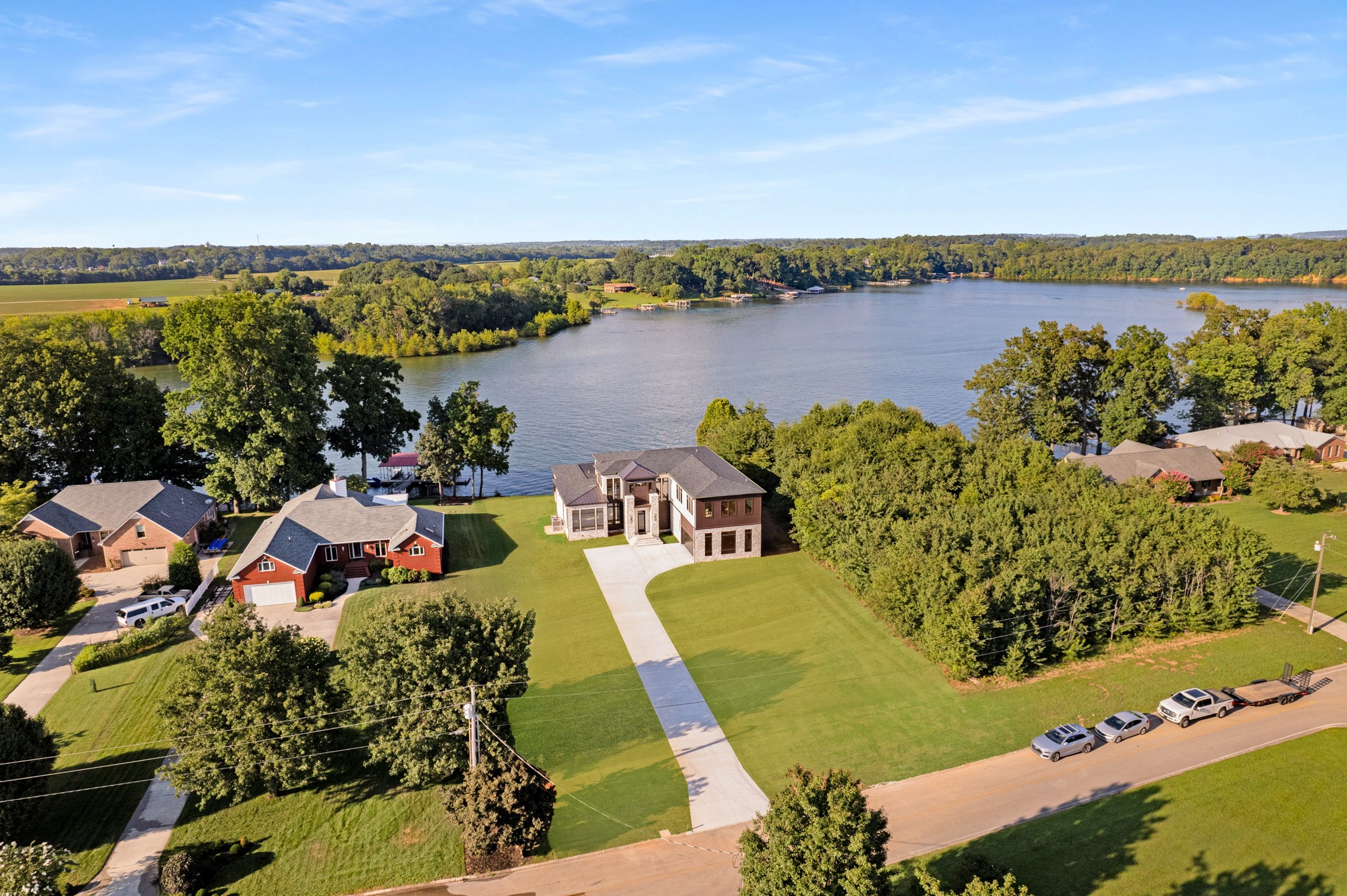 613 Waters Edge Dr