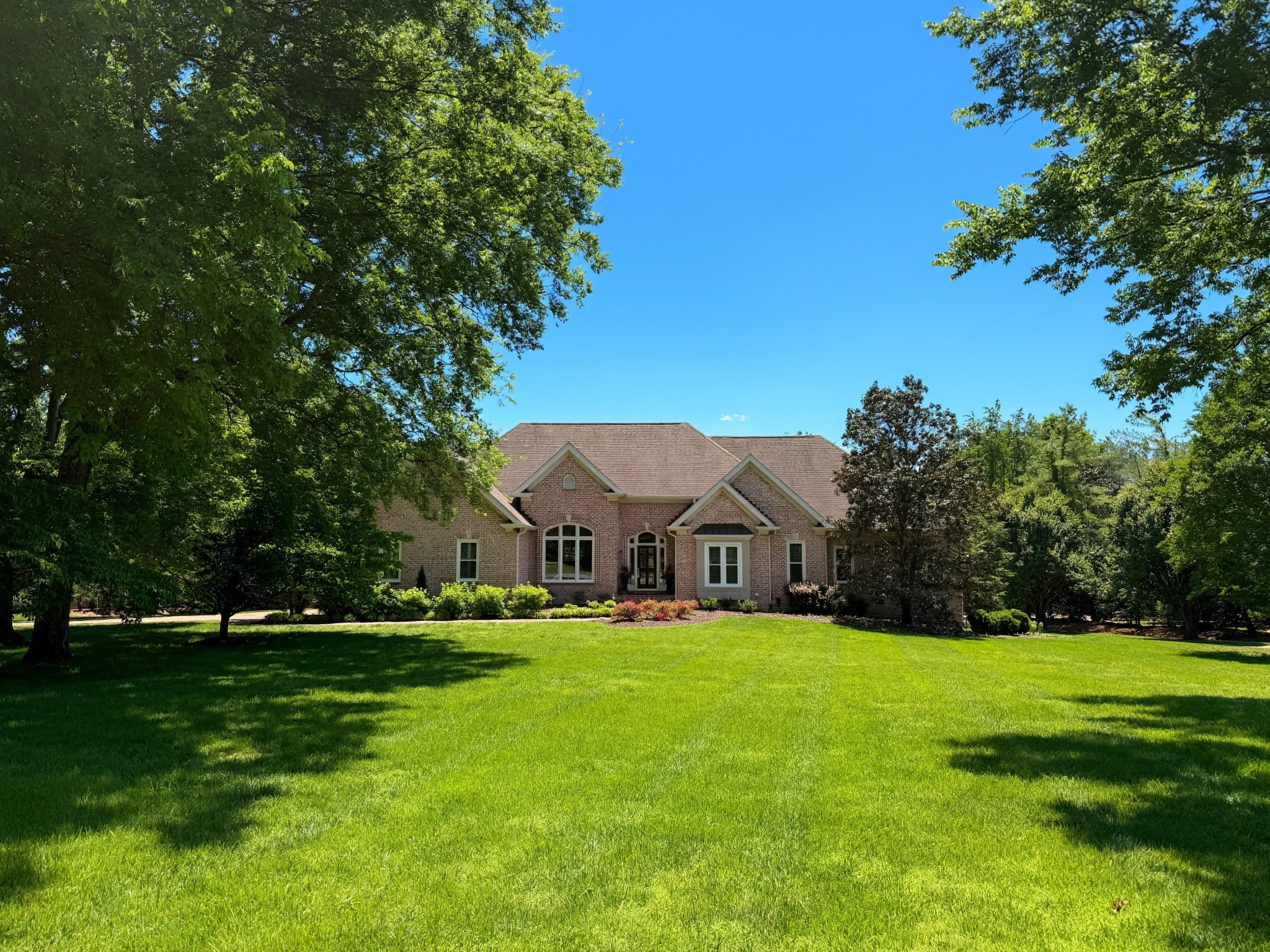 201 Lake Ridge Ct