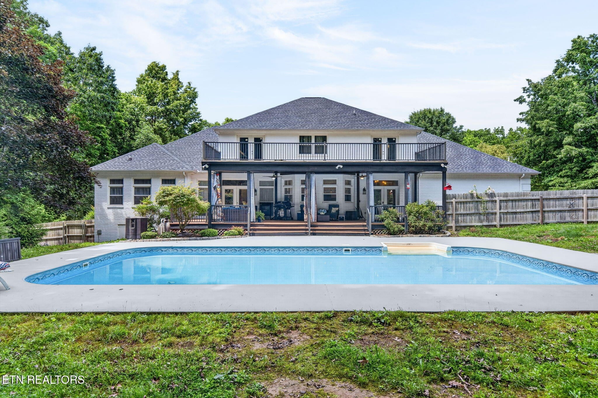 307 Laurel Circle