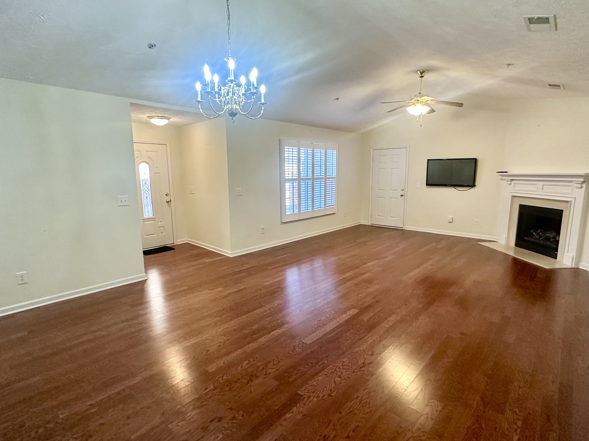 2360 Highway 31 W 206