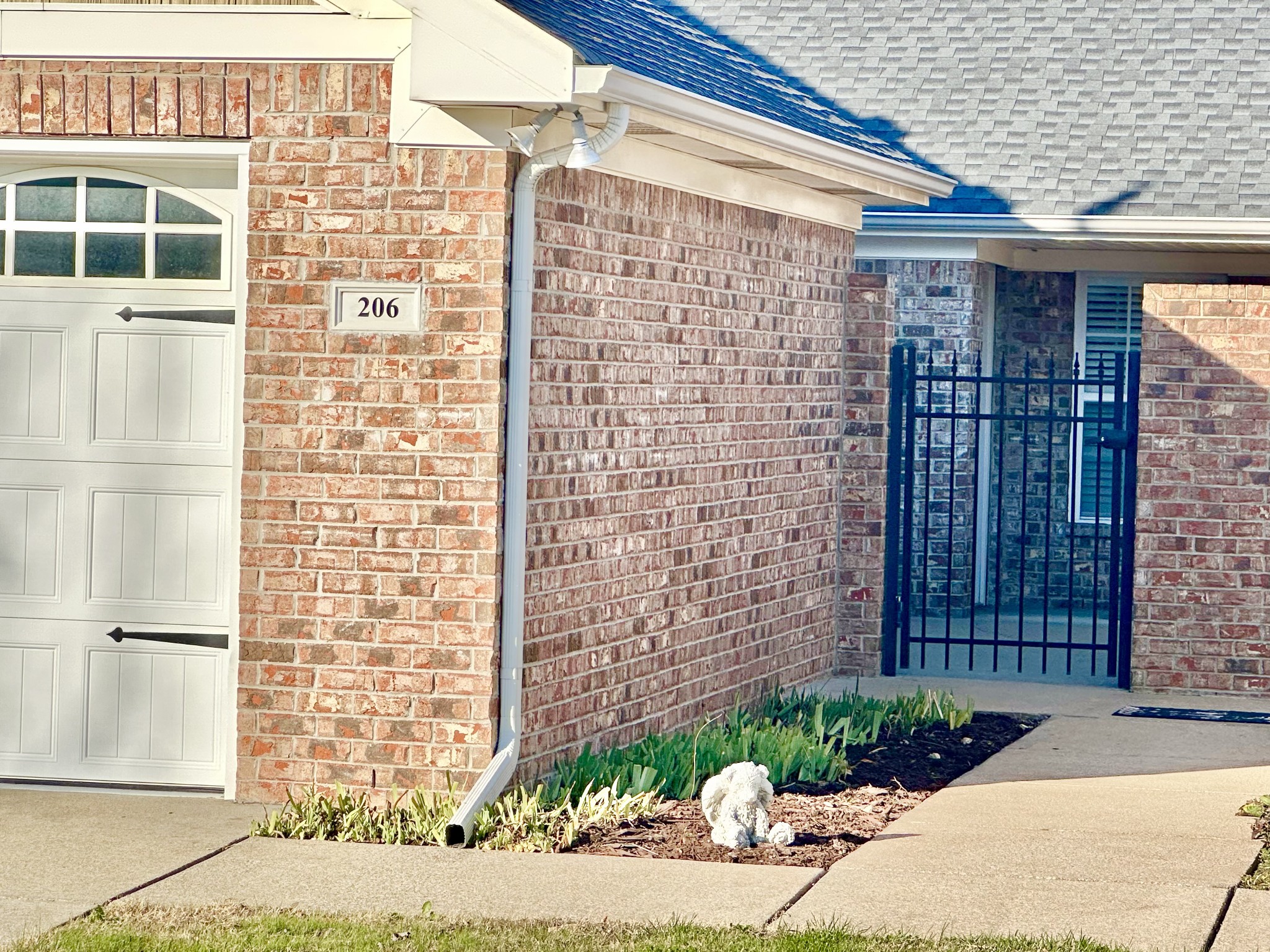 2360 Highway 31 W 206