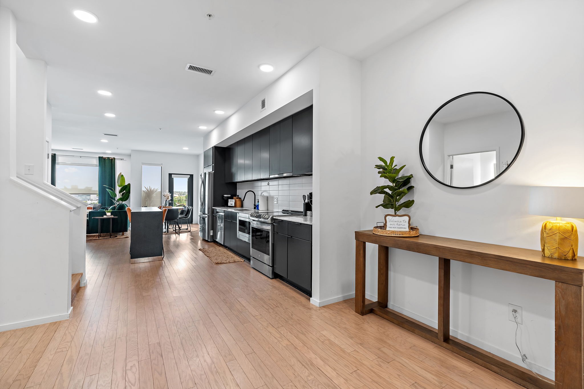 700 1st Ave N 504