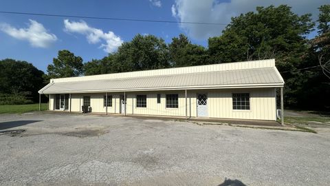 2506 Buffalo Rd Lawrenceburg TN 38464