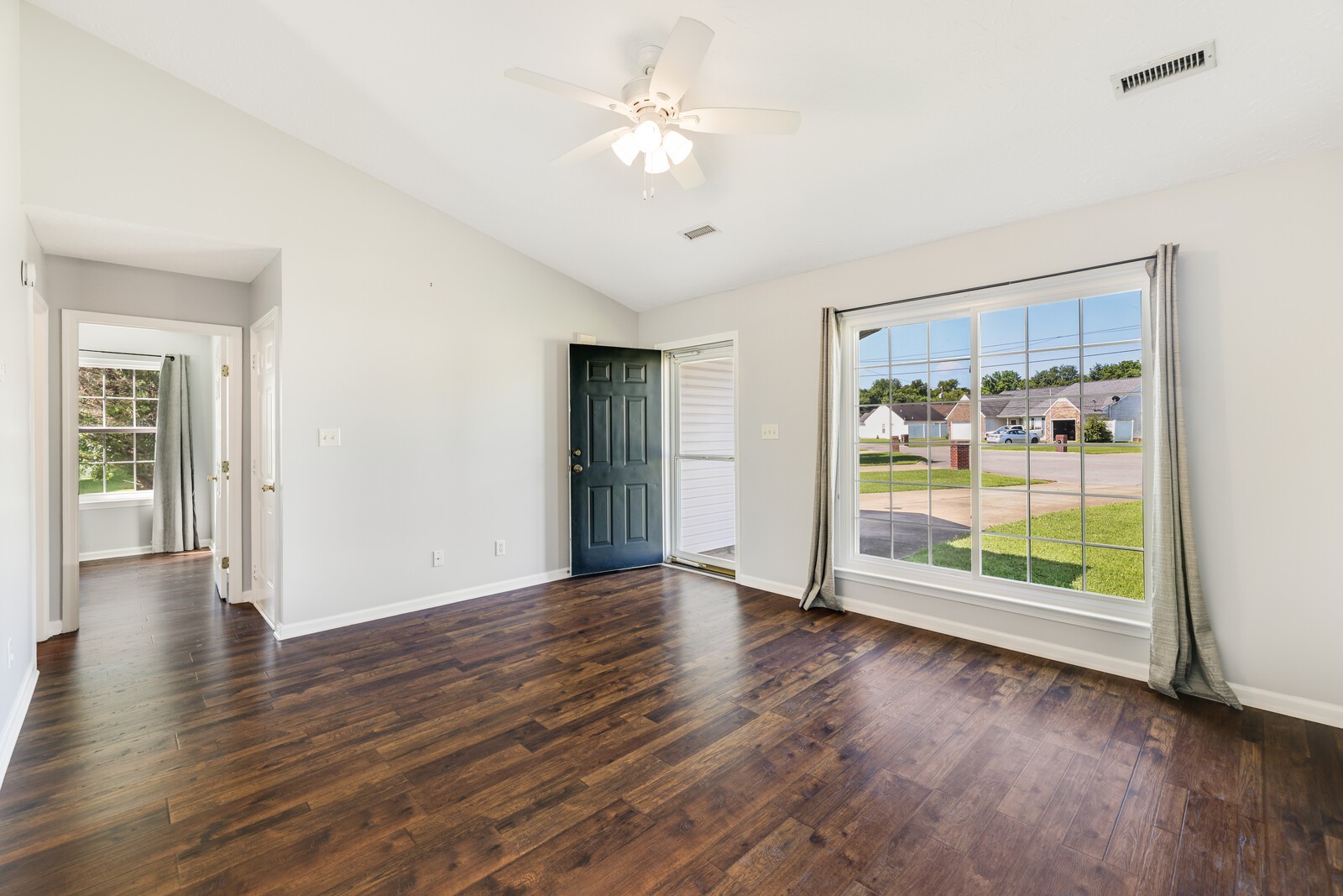 608 Seaford Ct