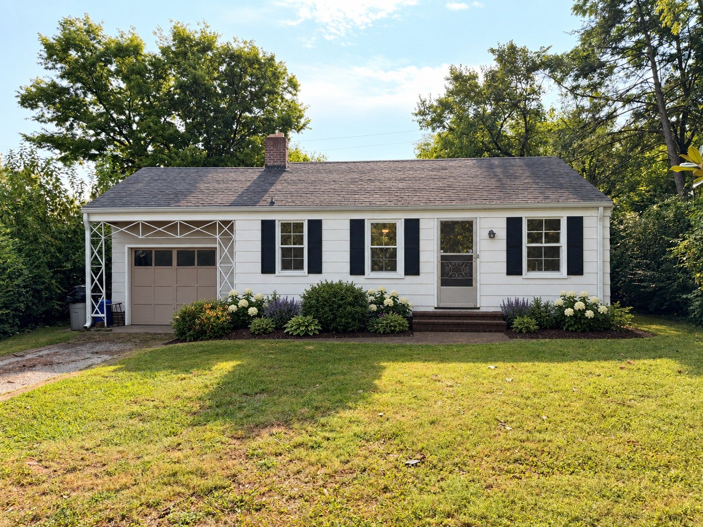 listing at 2826 Columbine Pl E, Nashville
