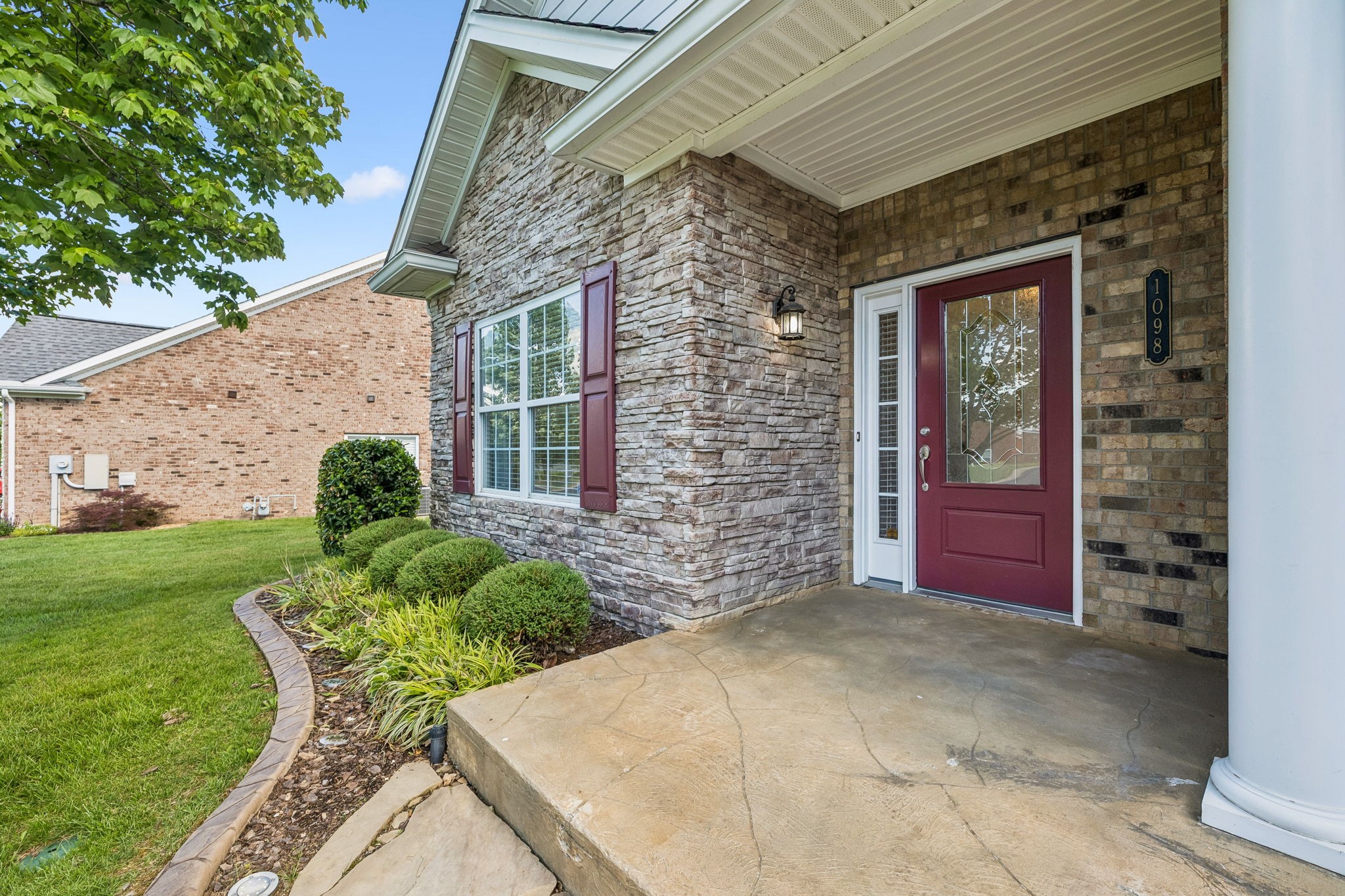 1098 Misty Morn Cir