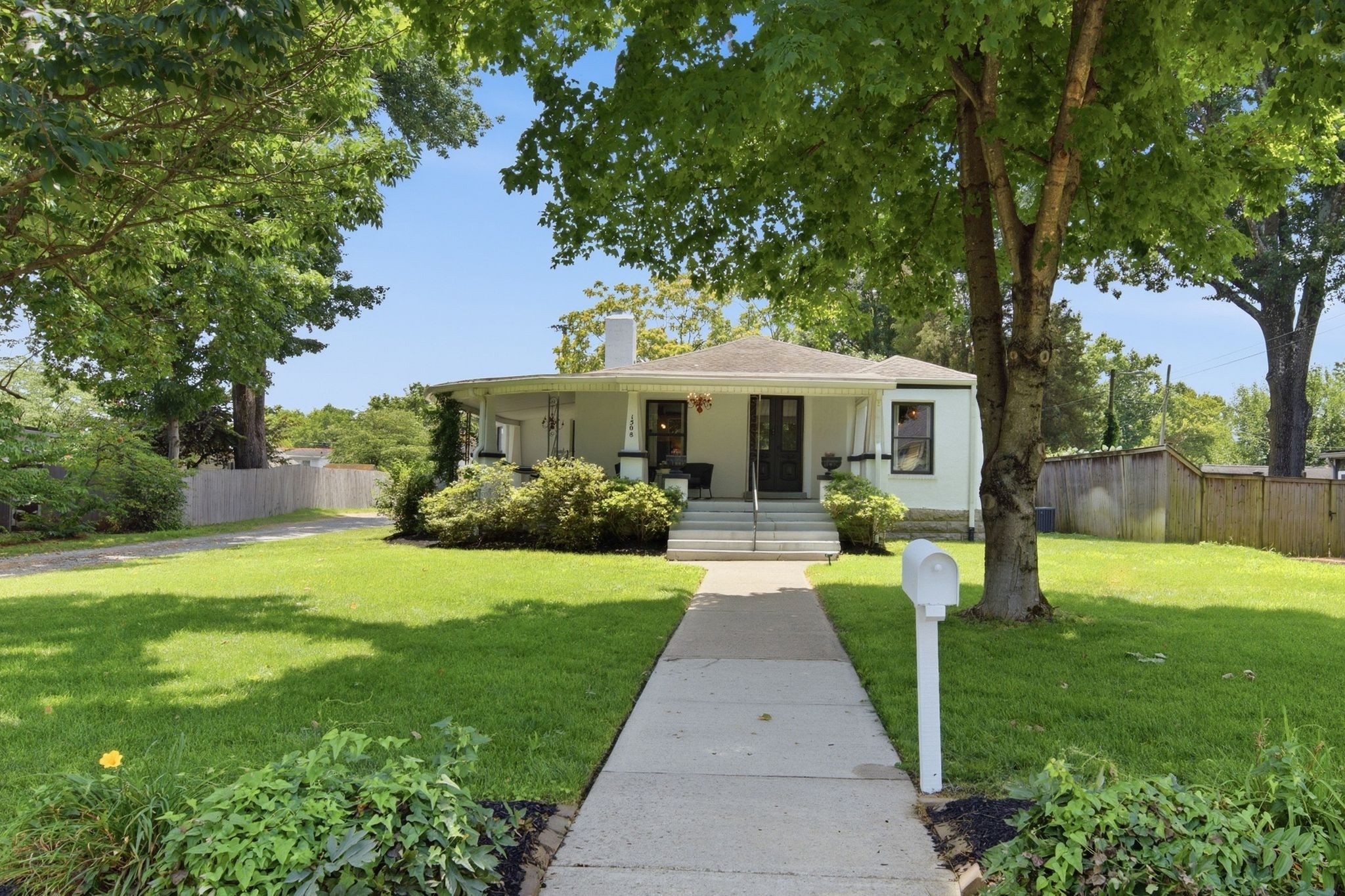 1508 Eastland Ave