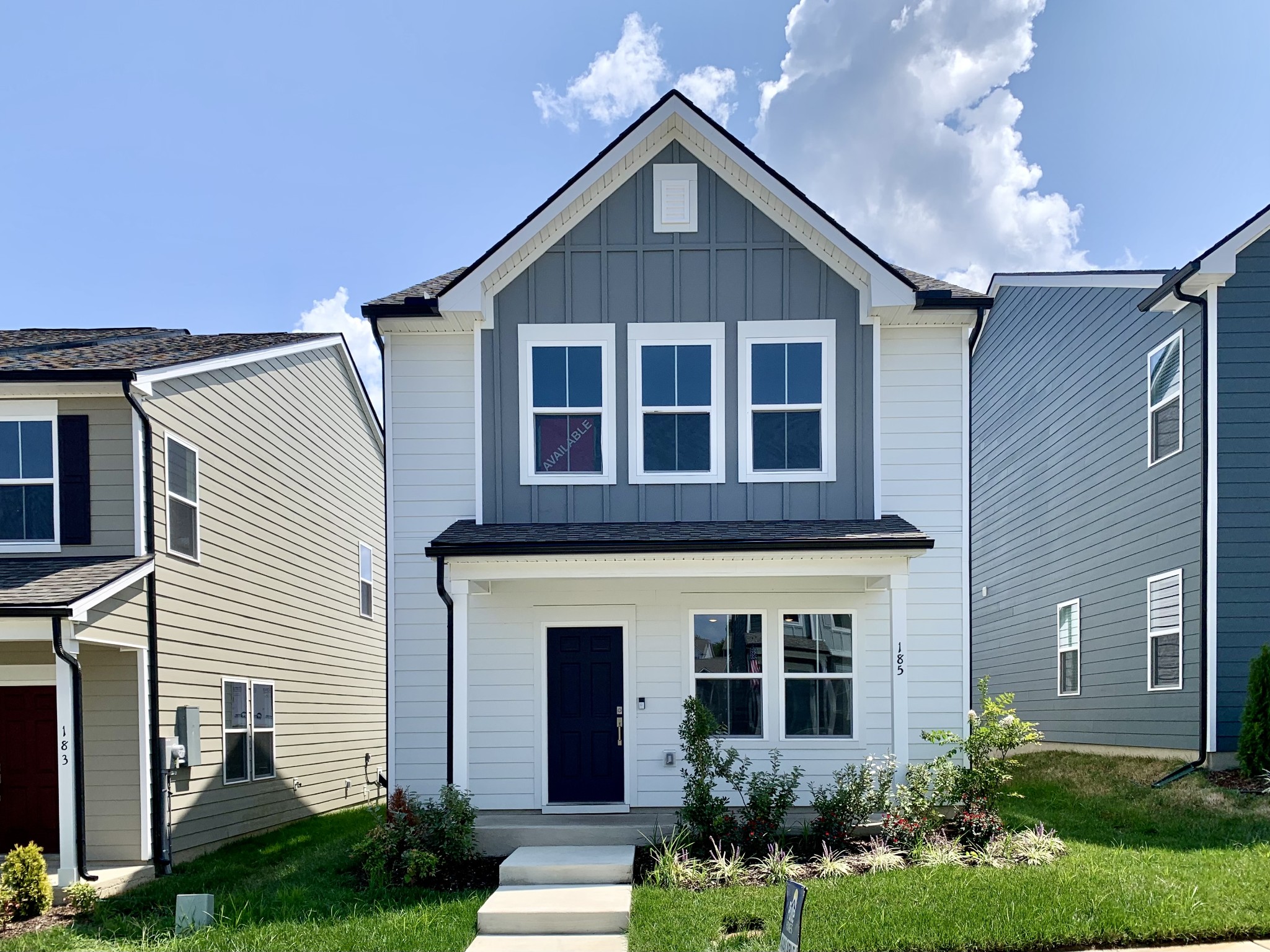 View LA VERGNE, TN 37086 house
