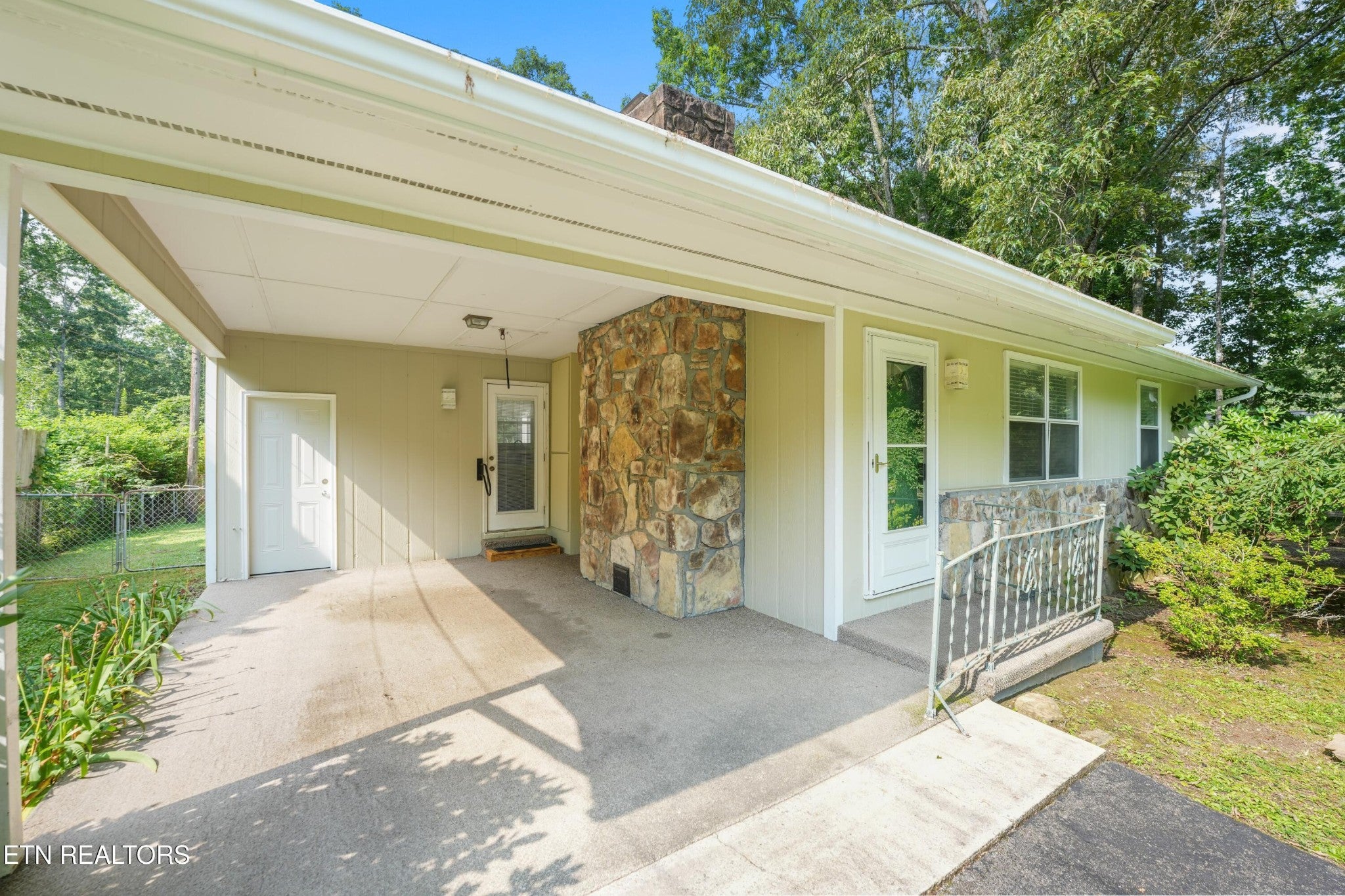 9136 Hondo Drive