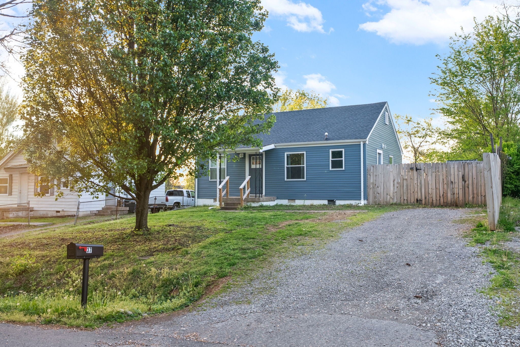 37 Maple St
