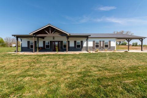 202 Rocky Dr Dickson TN 37055