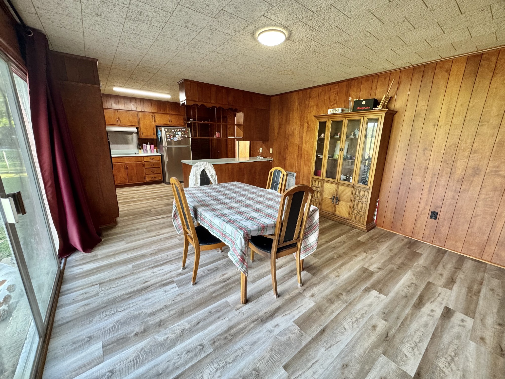 1212 Poplar Dr