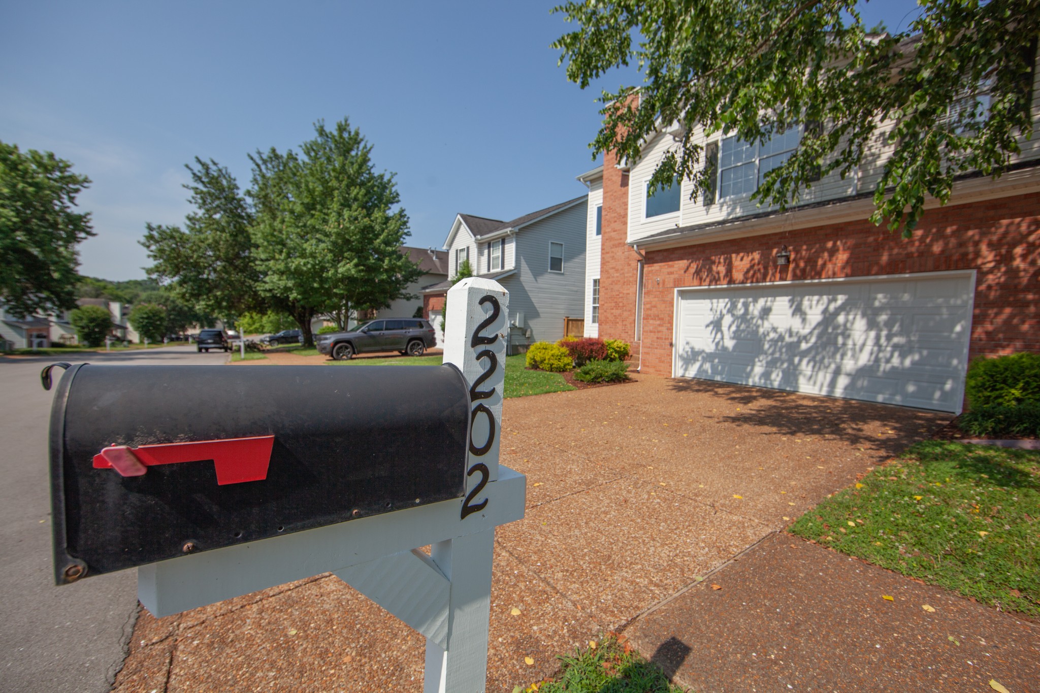 2202 Falcon Creek Dr