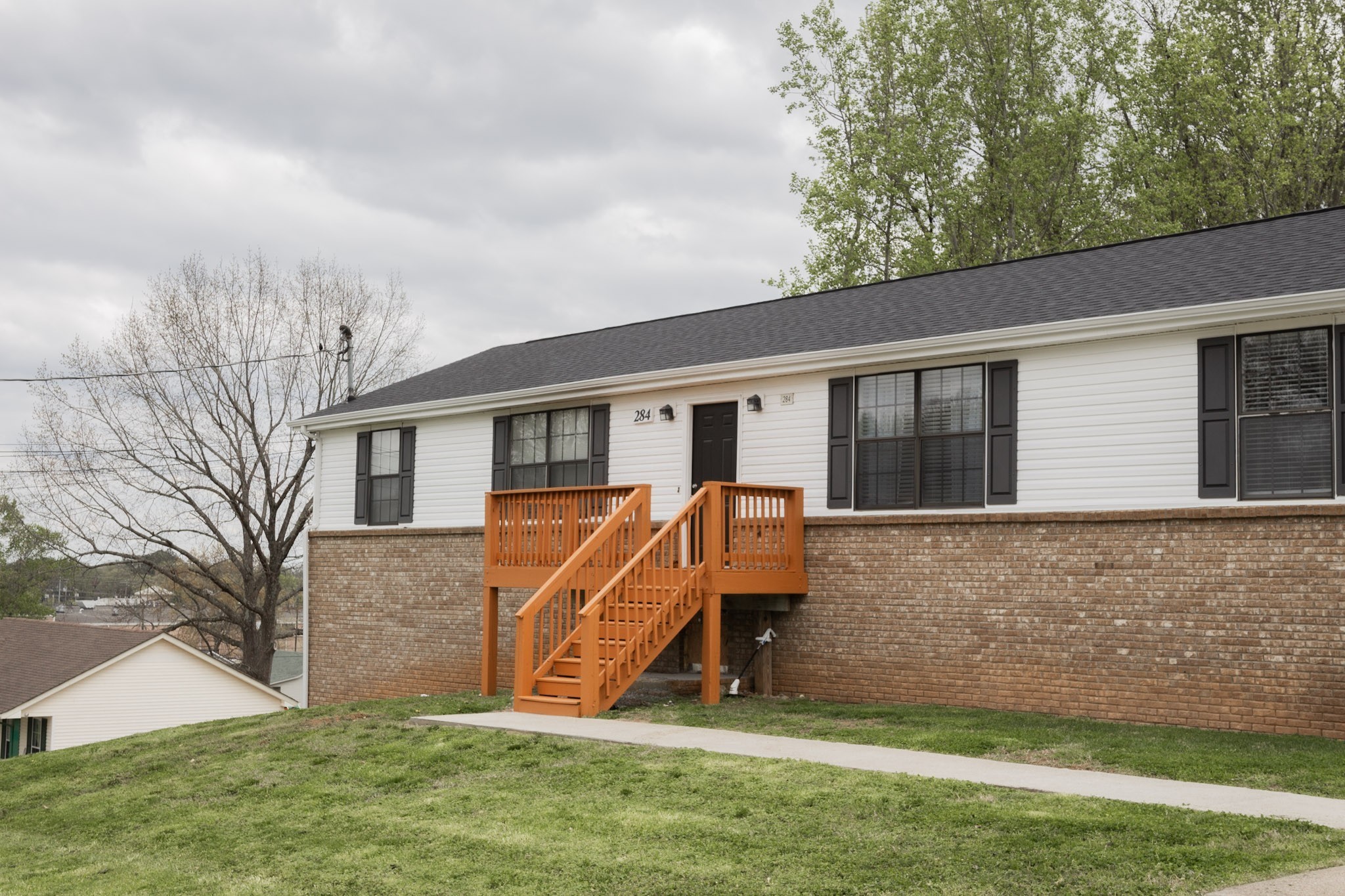 284 Rue Le Mans Drive B