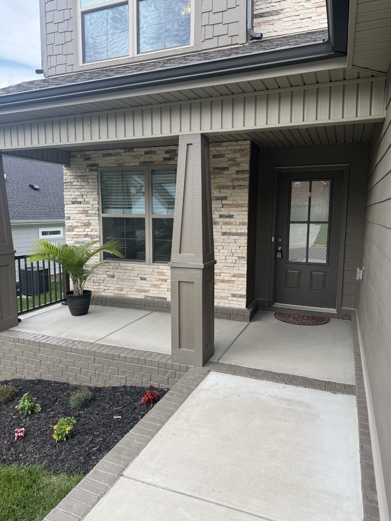 350 Frontier Dr