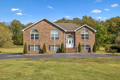 3679 Old Greenbrier Pike Springfield TN 37172