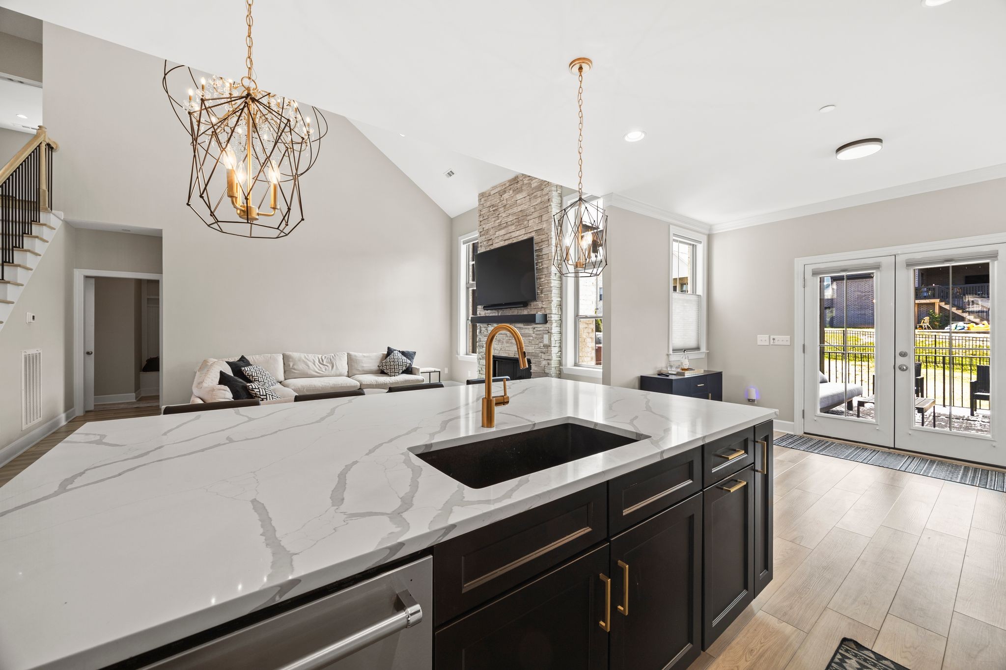 2041 Bocage Cir