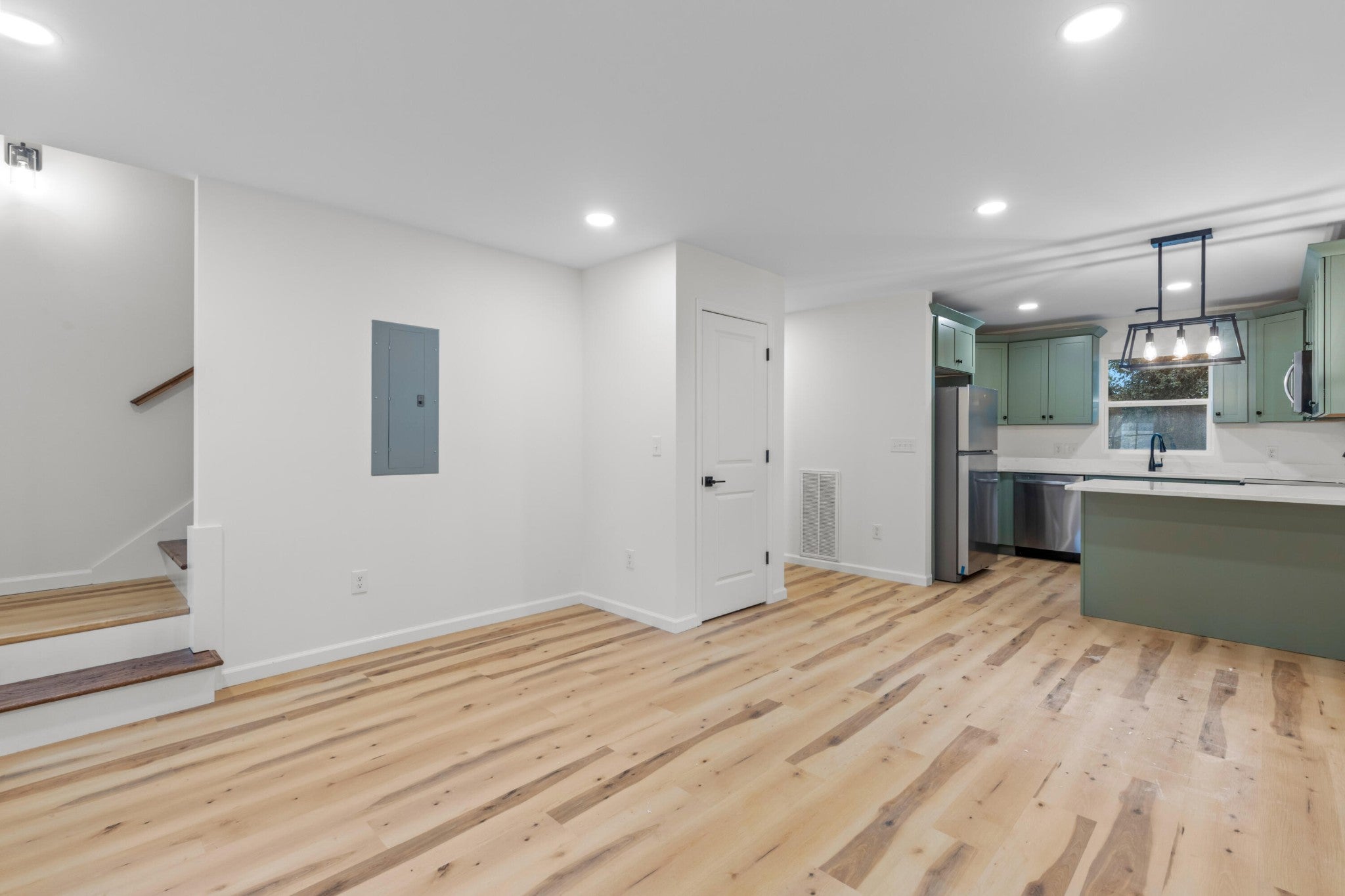 1116 Jarvis Avenue