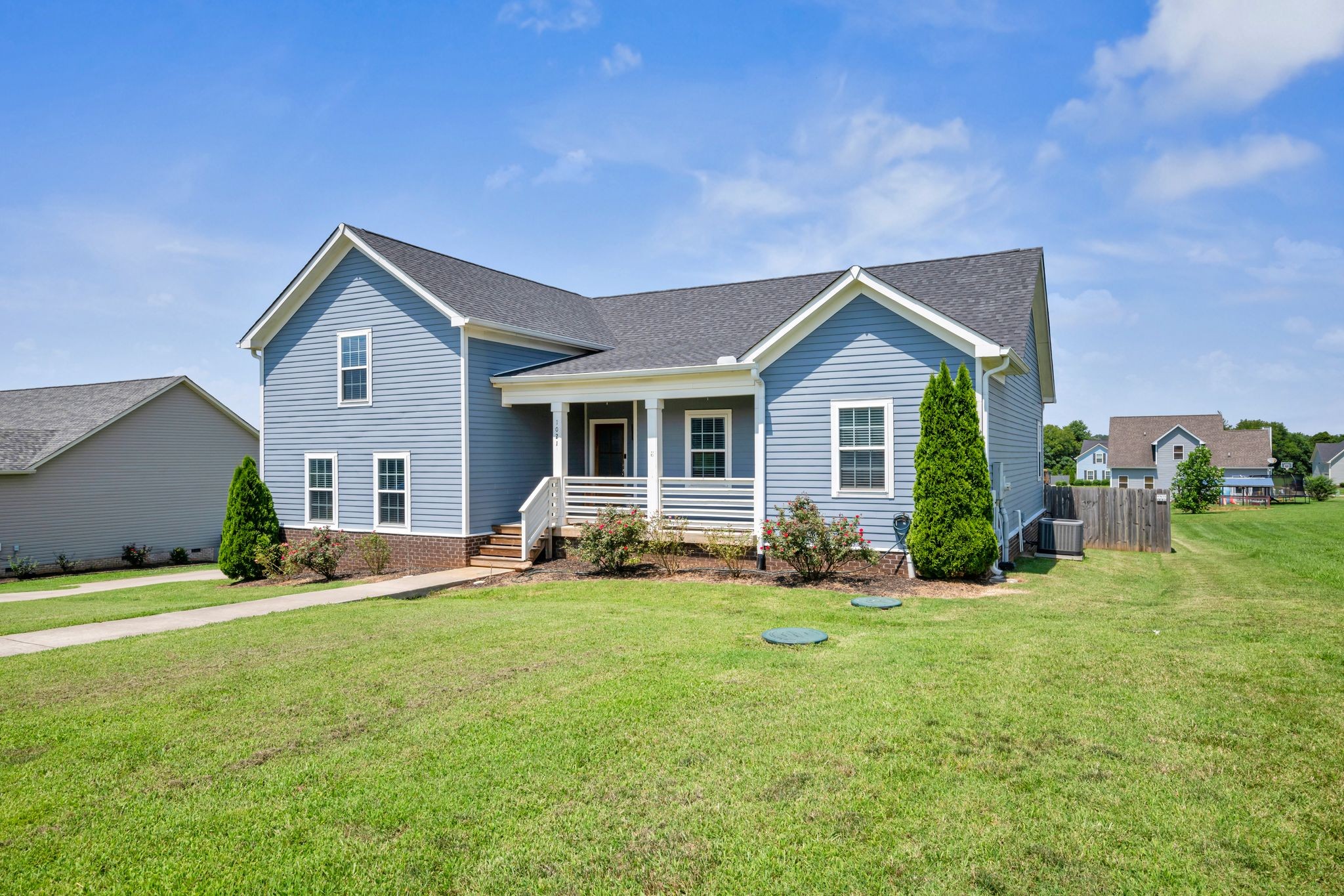 1021 Tulip Dr