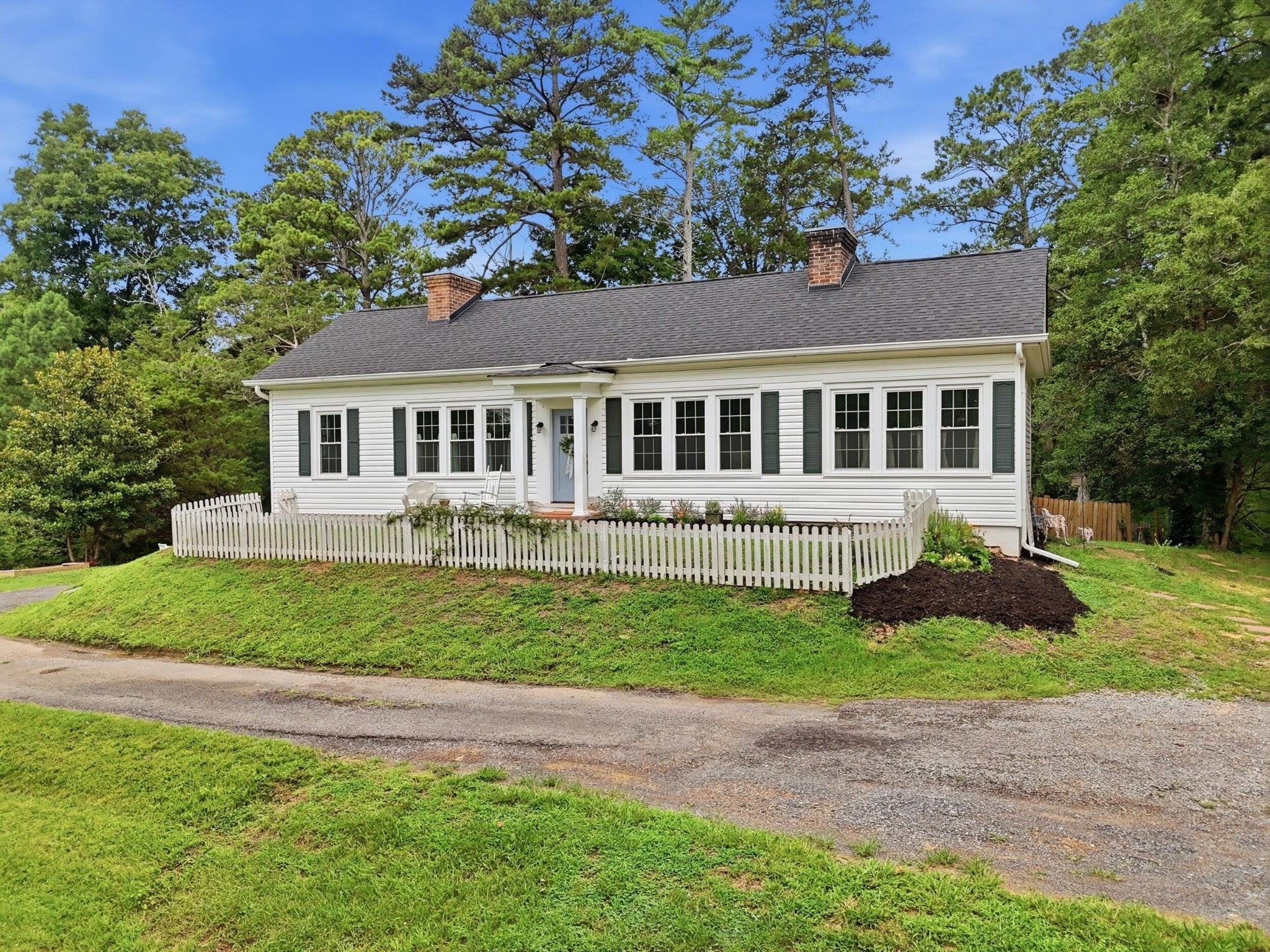210 James Avenue NW