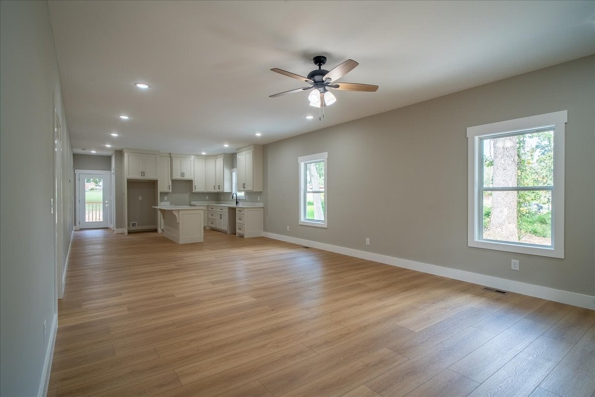 290 Devin Dr