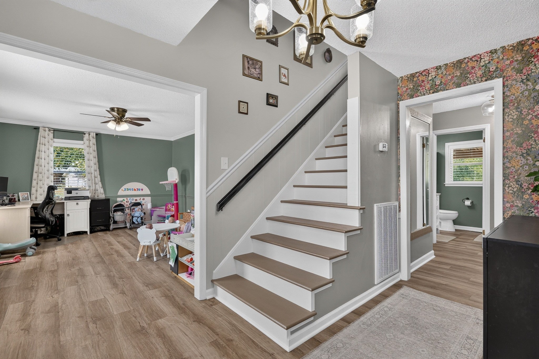 22 Jeans Rd