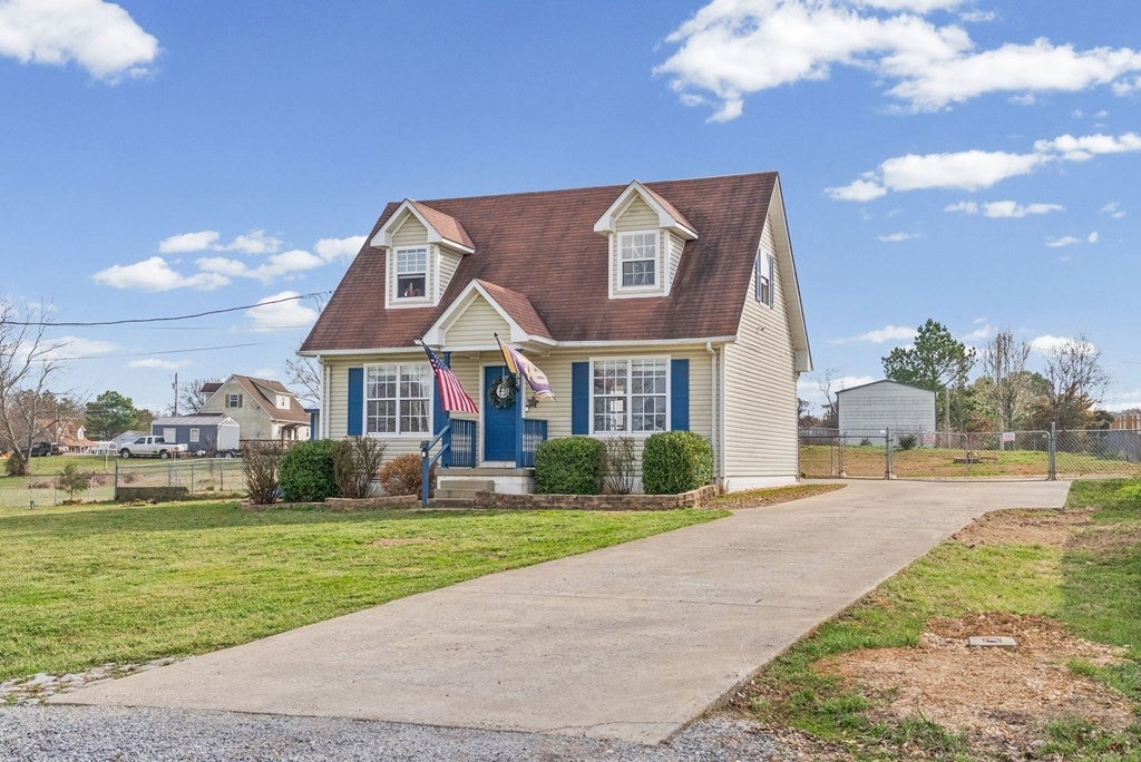 5483 Roaring Springs Rd