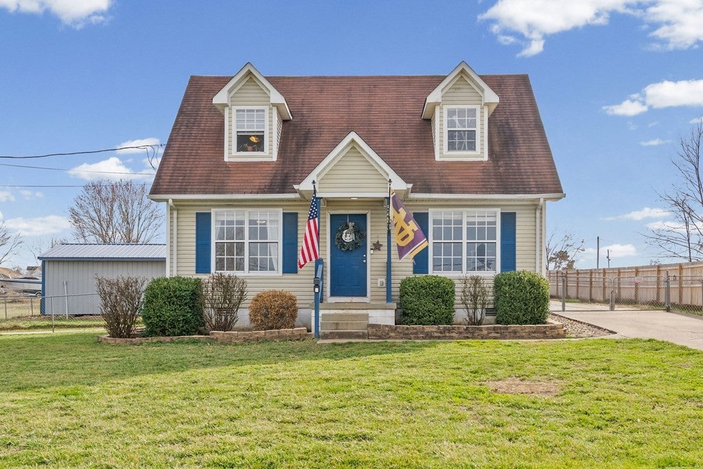 5483 Roaring Springs Rd