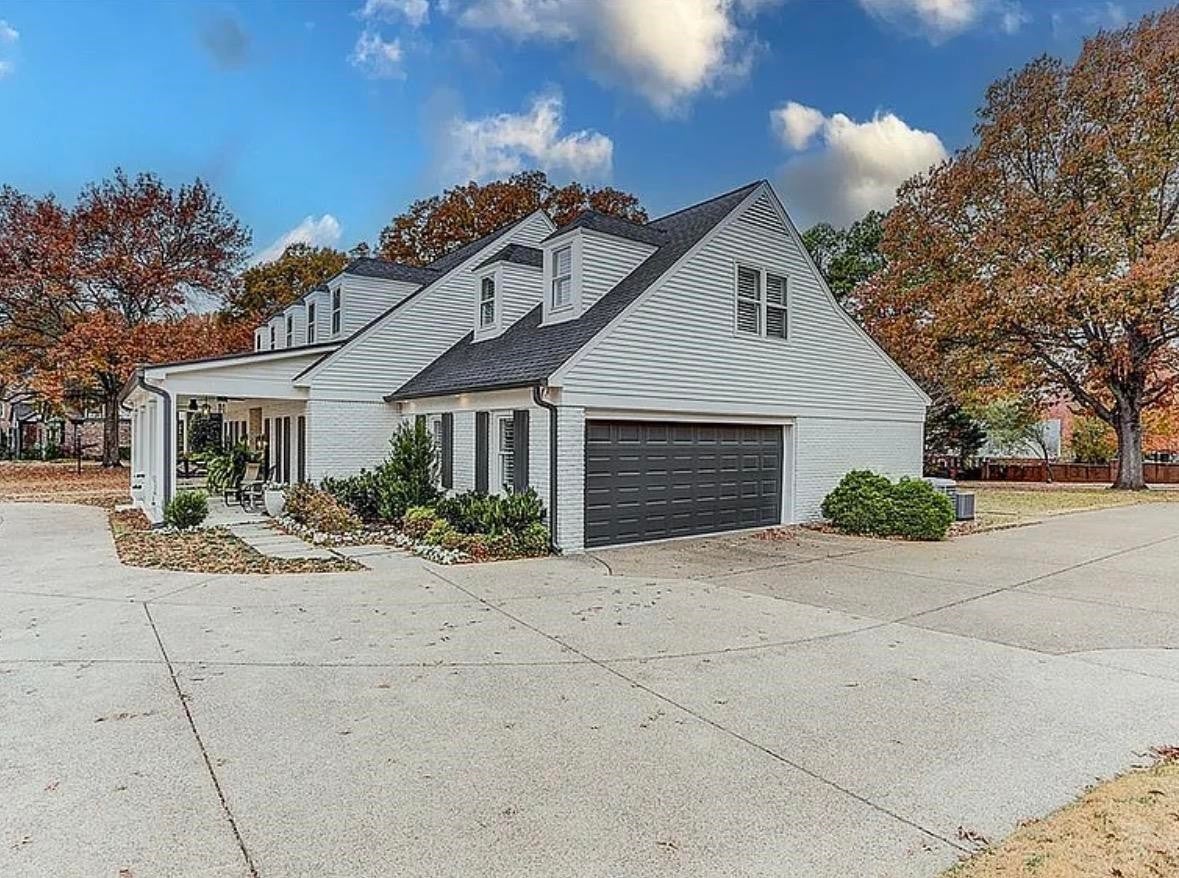 2125 W GLENALDEN DR