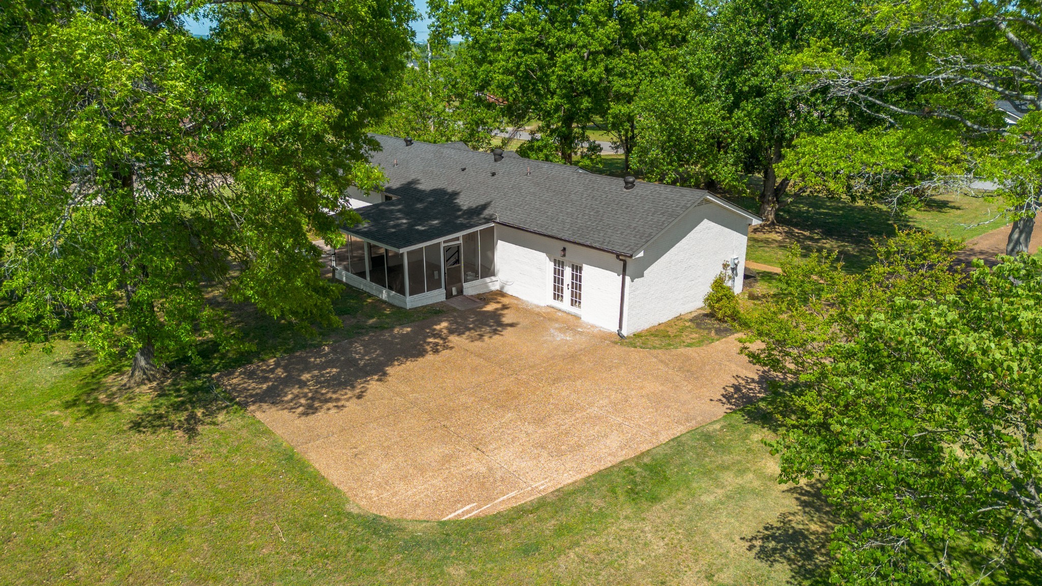 310 Lisa Ln
