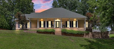 1741 Riverhaven Dr Adams TN 37010