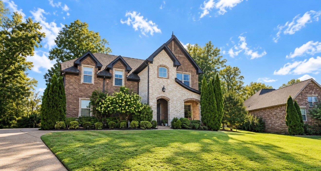 1084 Summerstar Cir
