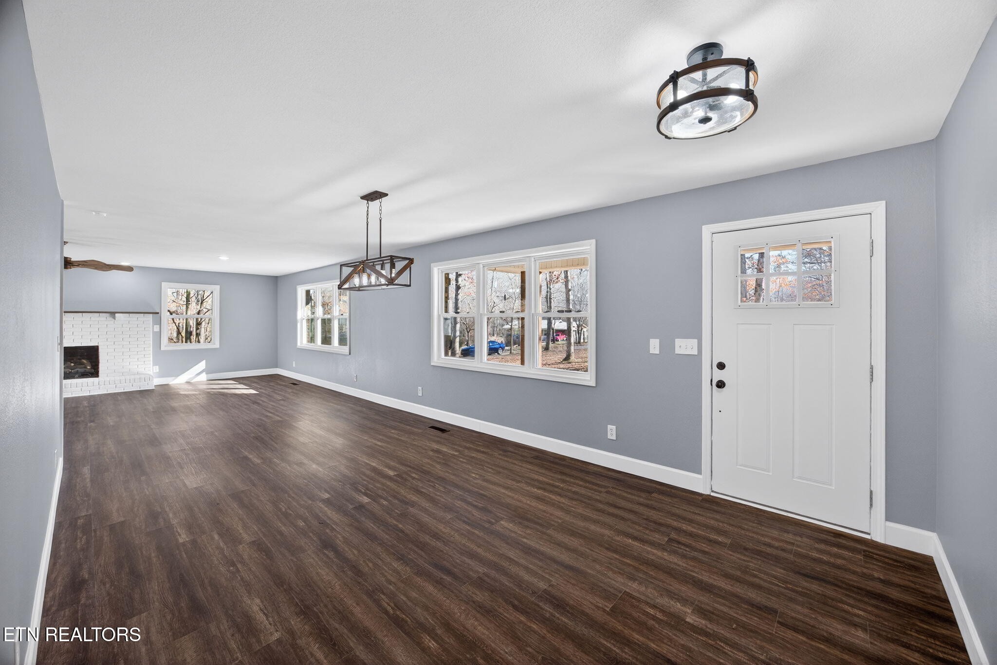 1112 N Shady Lane Loop