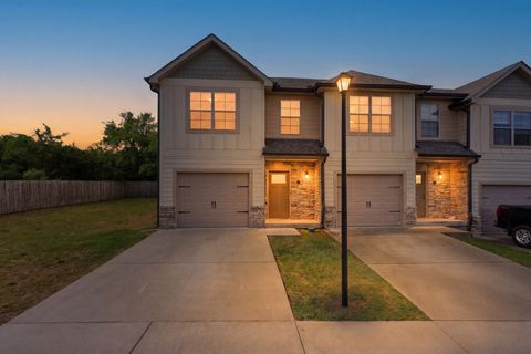 Photo of 262 Signature Pl, Lebanon, TN 37087 (MLS # 3185344)
