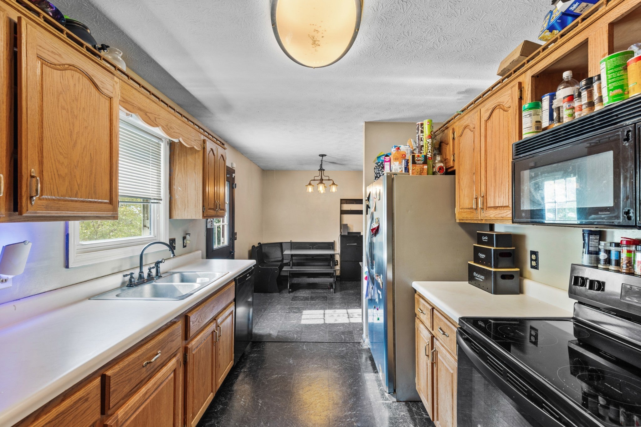 514 W Market St - Photo 4