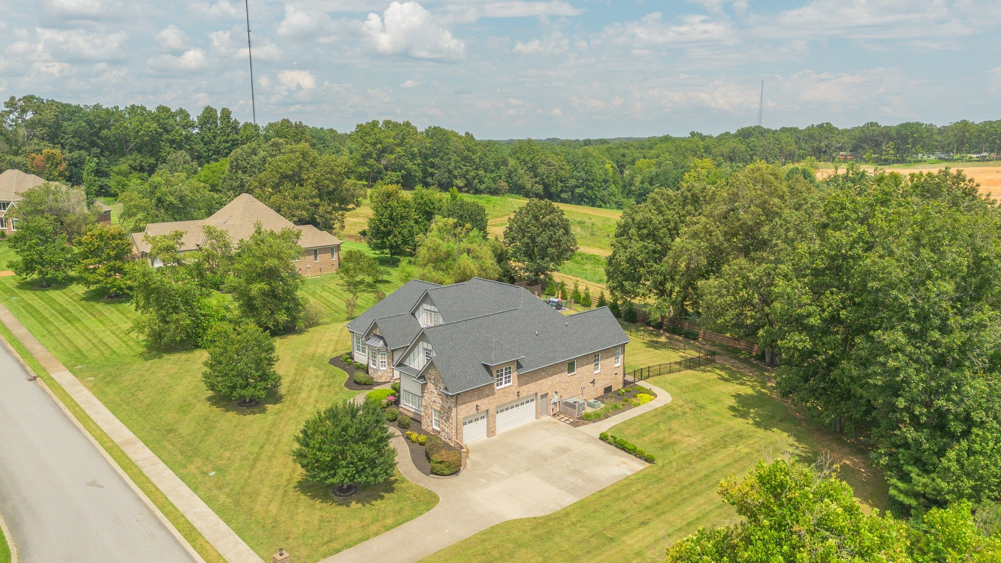 4-bed home for sale in Fairview, TN 37062, 7300 Stirrup Ln 7300 Stirrup Ln, Fairview TN 37062 4-bed home, photo 2 of 59