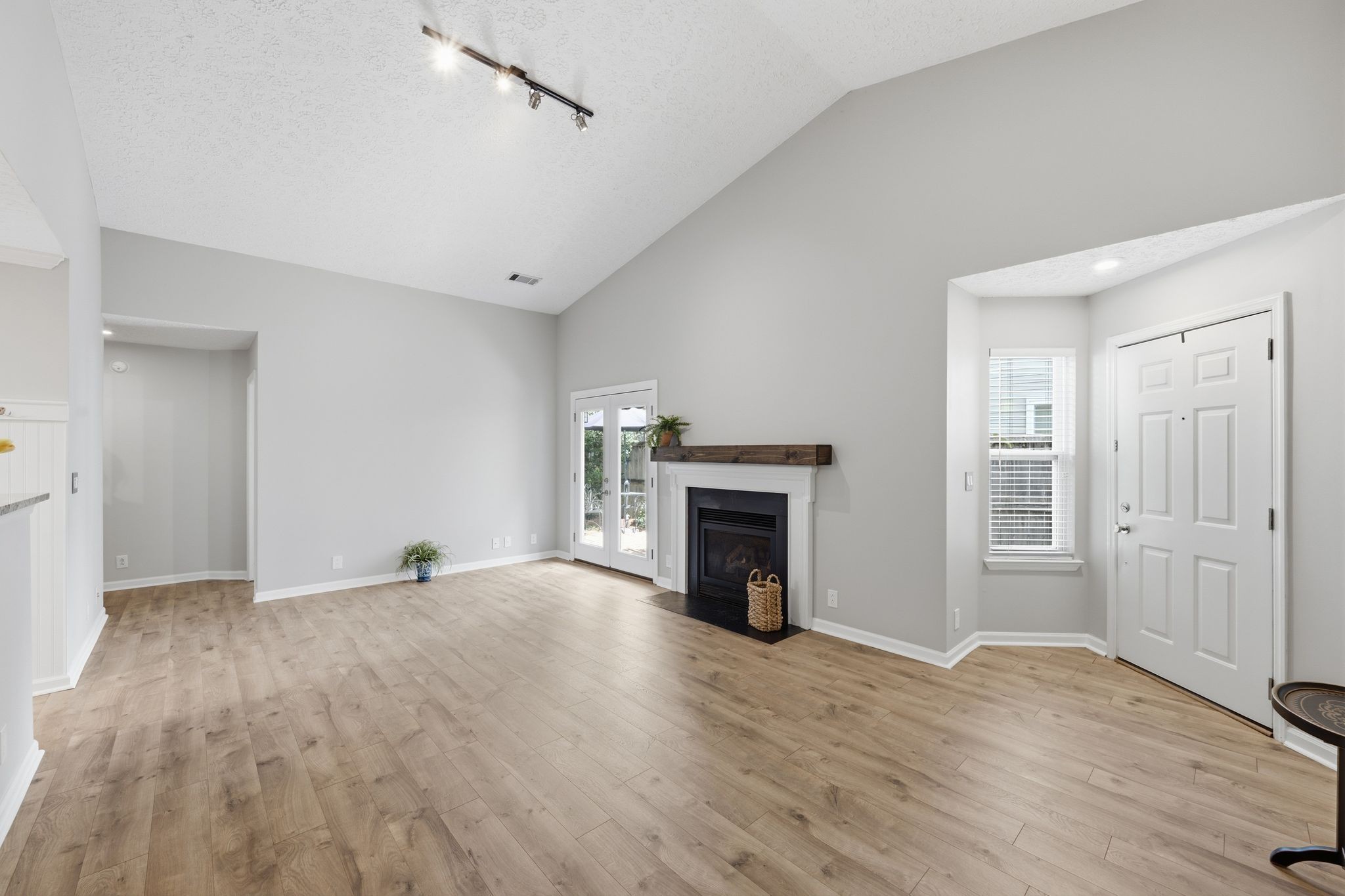 9033 Tarrington Ln