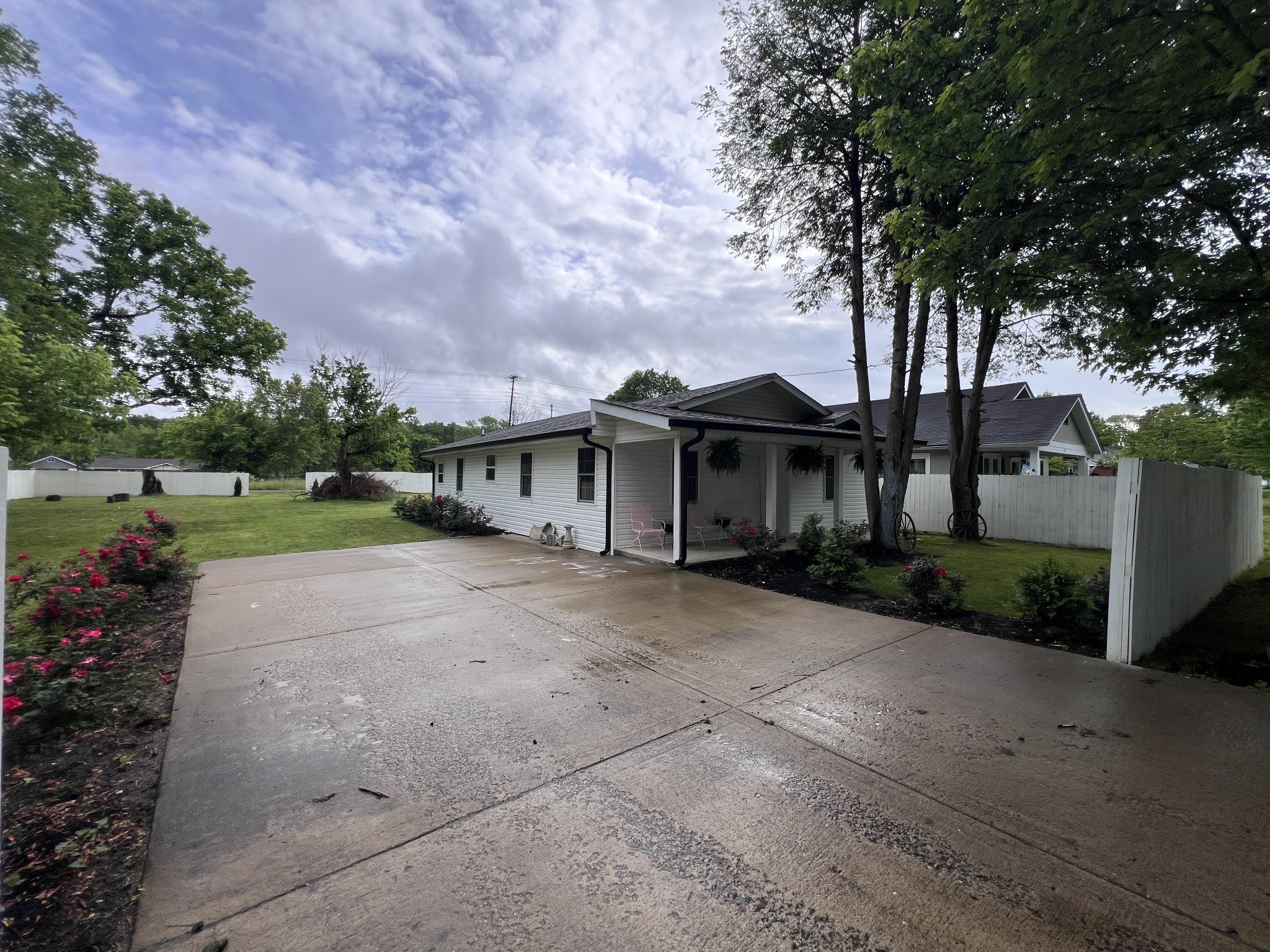 513 E Main St
