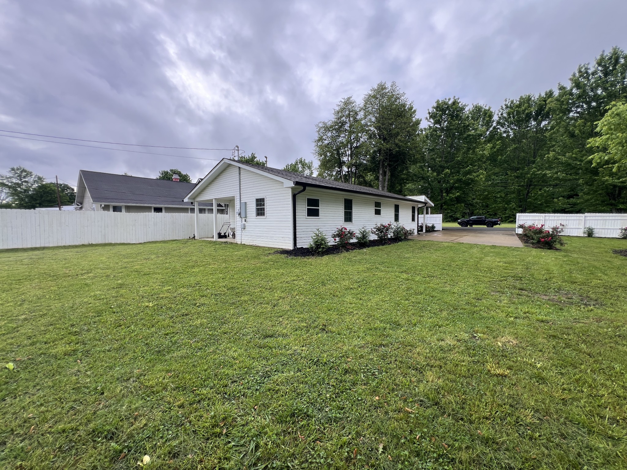 513 E Main St
