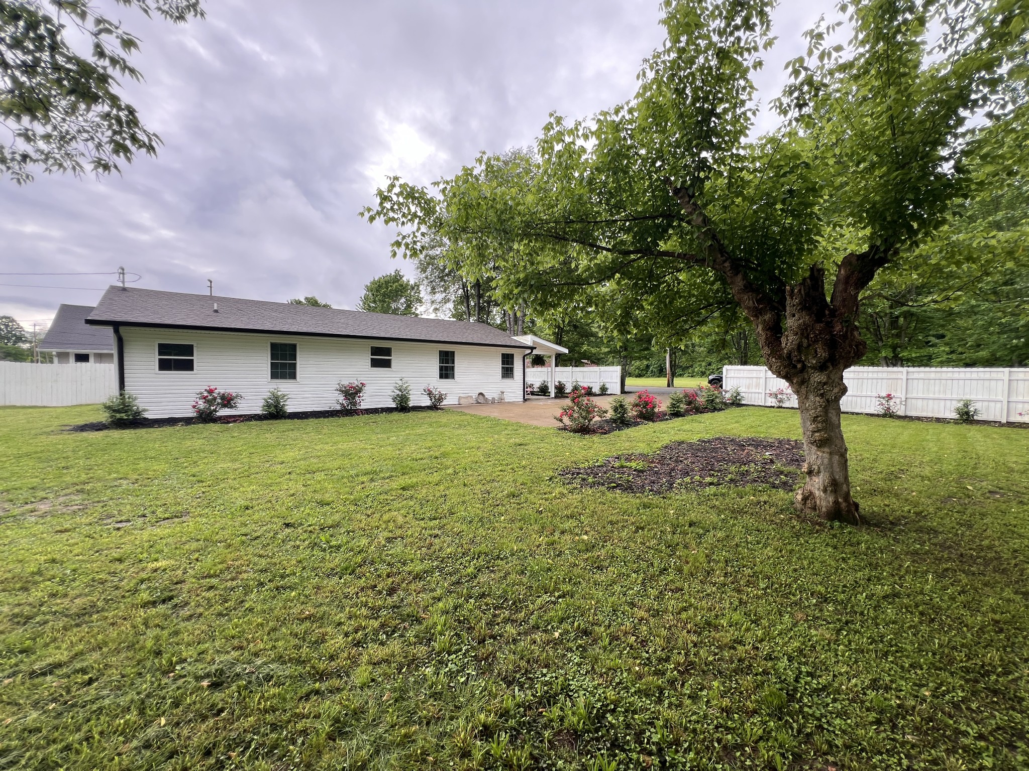 513 E Main St