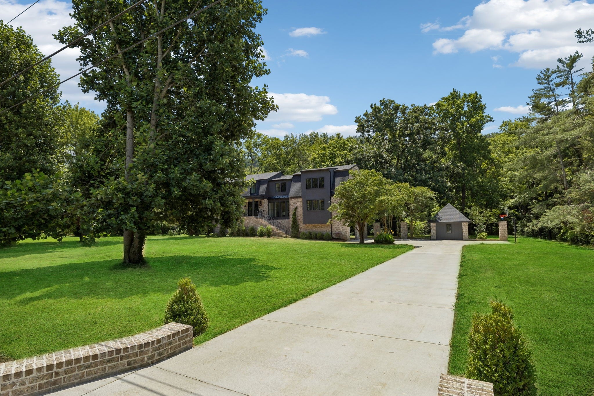 1901 Harpeth River Dr