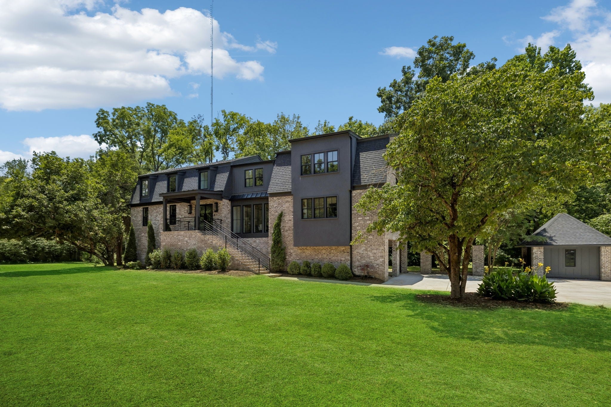 1901 Harpeth River Dr