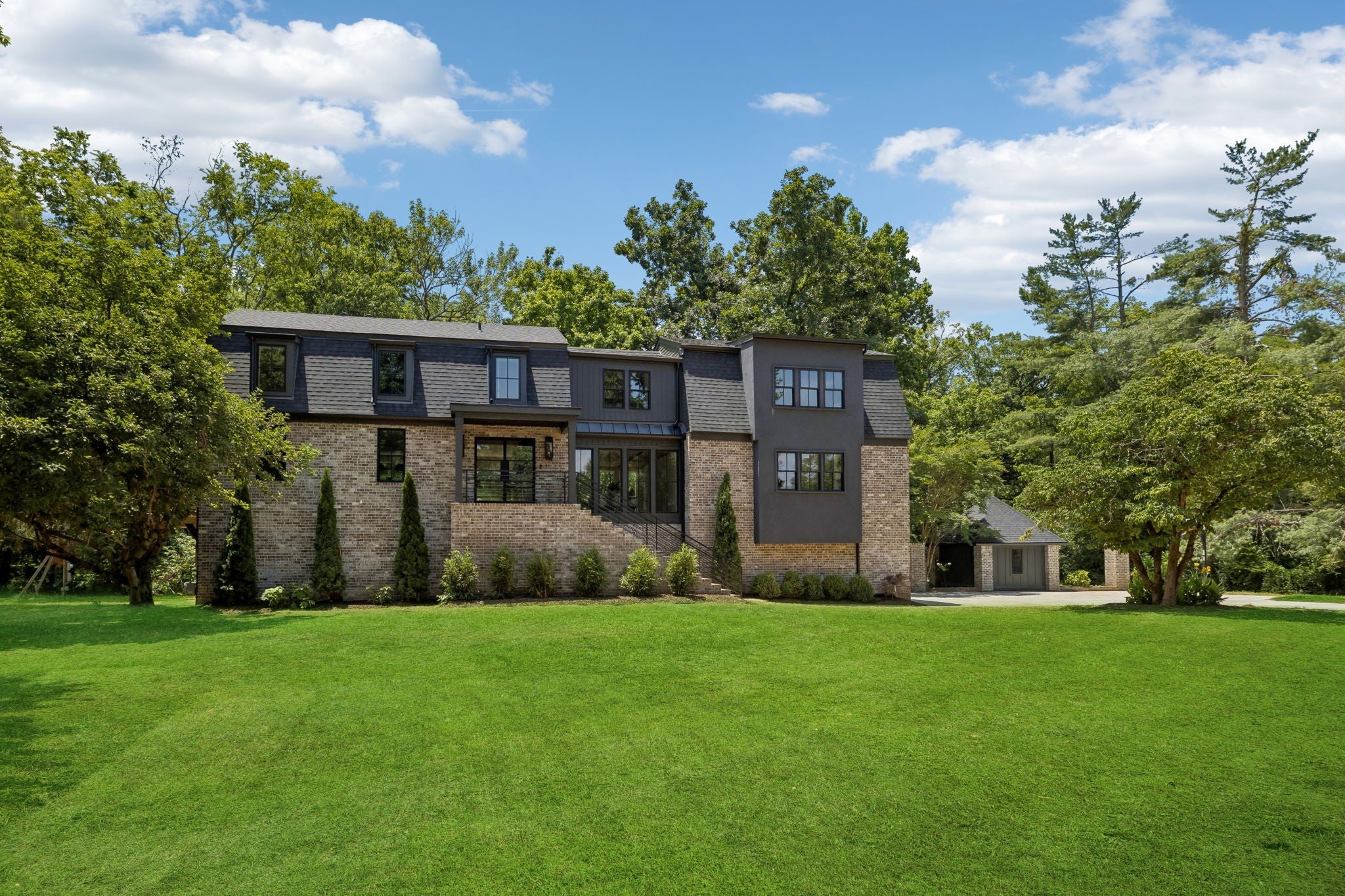 1901 Harpeth River Dr