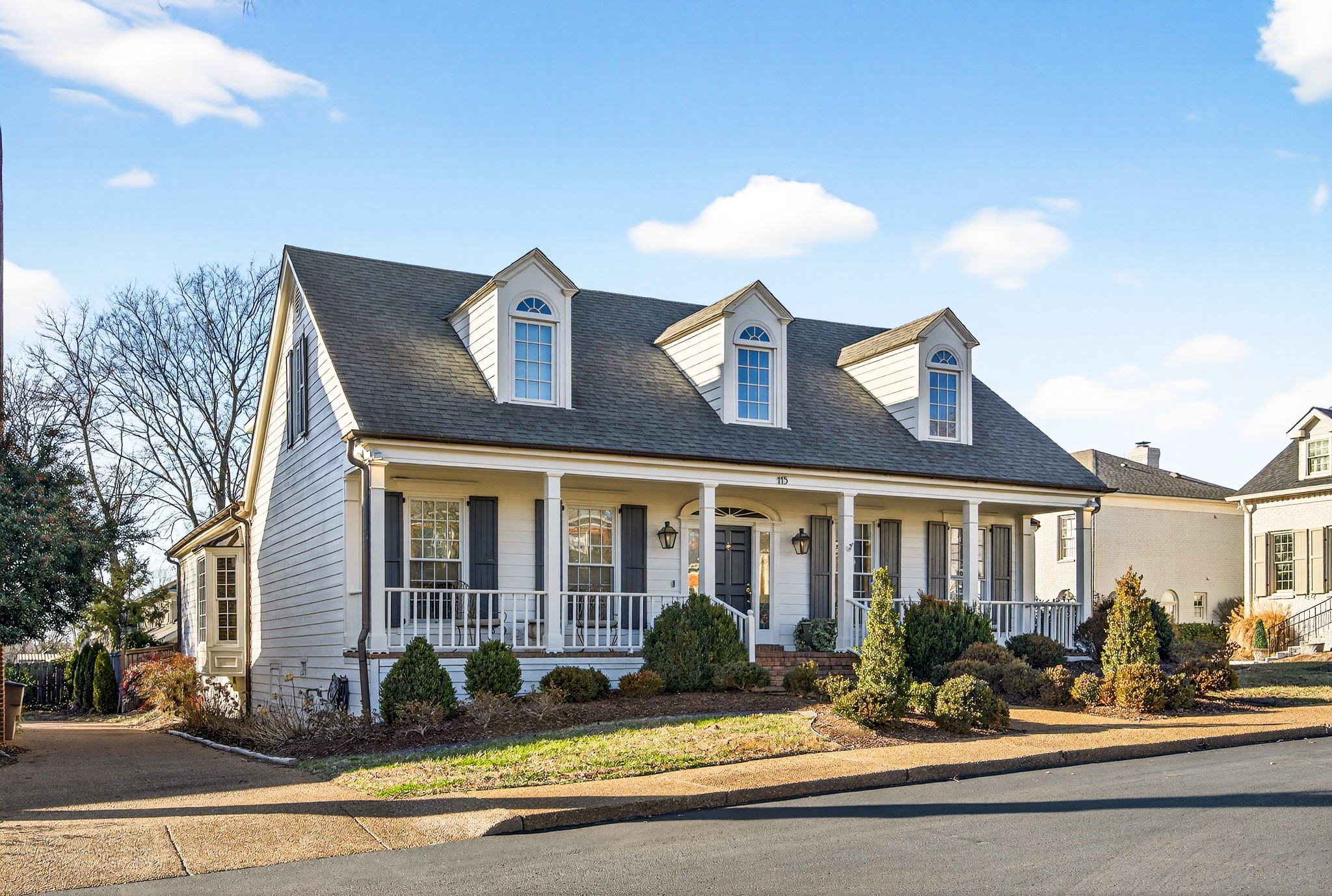 115 Chatsworth Dr